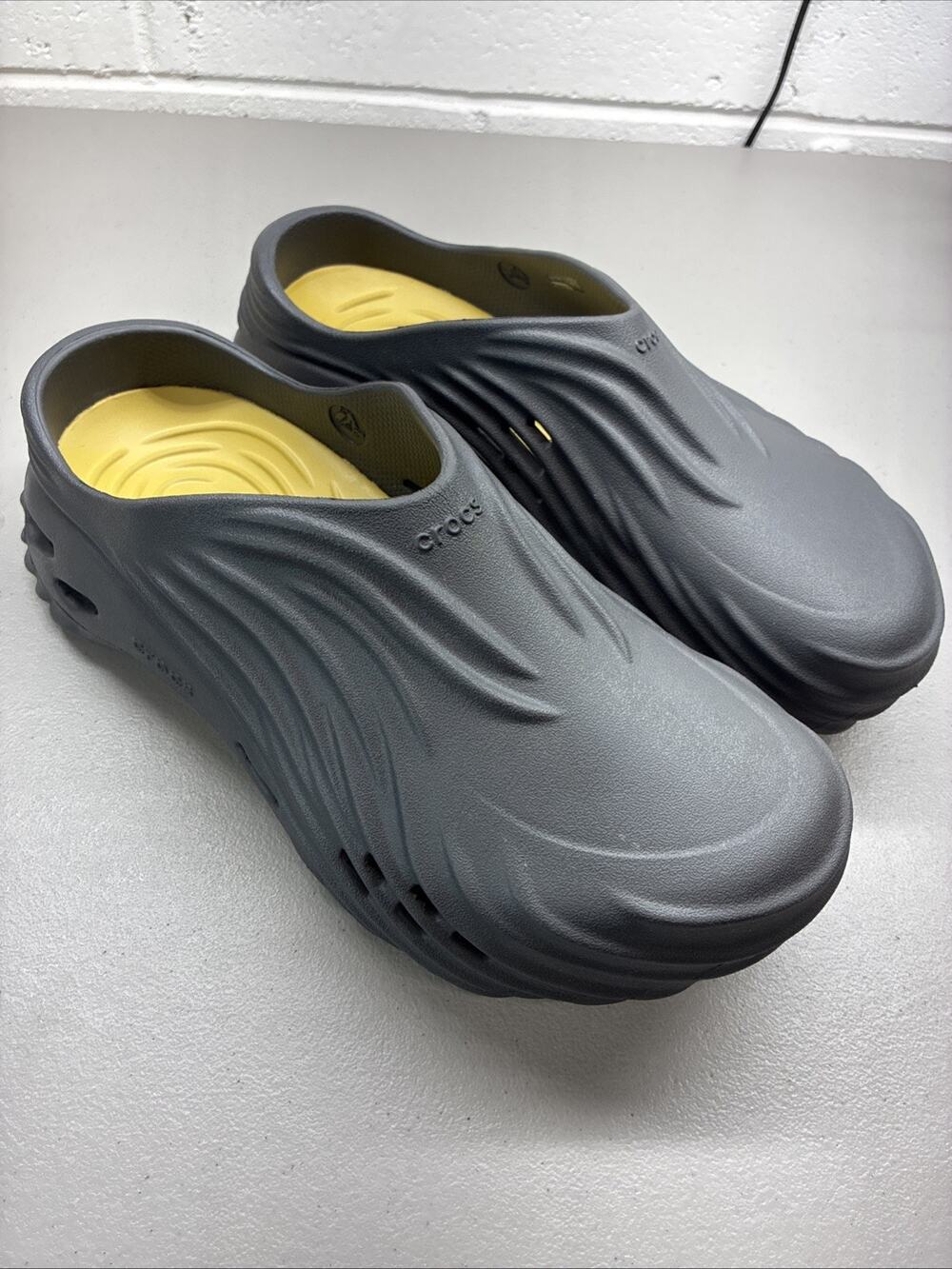 Crocs Echo Wave Clog Slip On Breathable Comfort Solid Black Sand 10Men, 12 Women